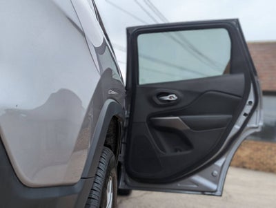 2019 Jeep Cherokee Latitude Plus 4dr SUV