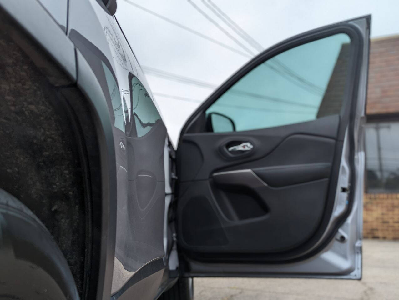 2019 Jeep Cherokee Latitude Plus 4dr SUV