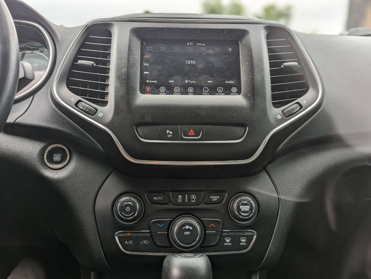 2019 Jeep Cherokee Latitude Plus 4dr SUV