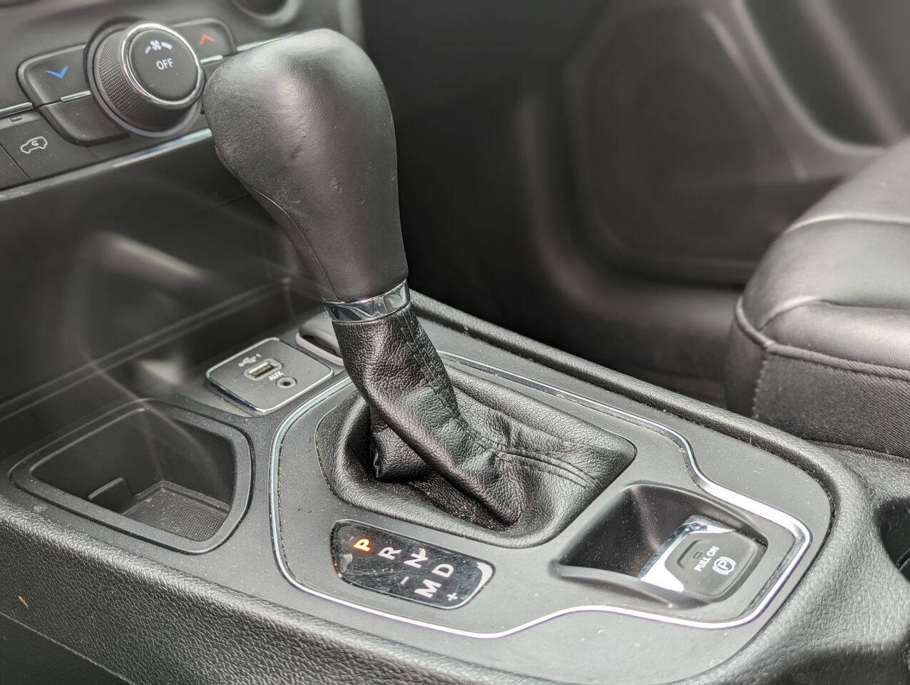 2019 Jeep Cherokee Latitude Plus 4dr SUV