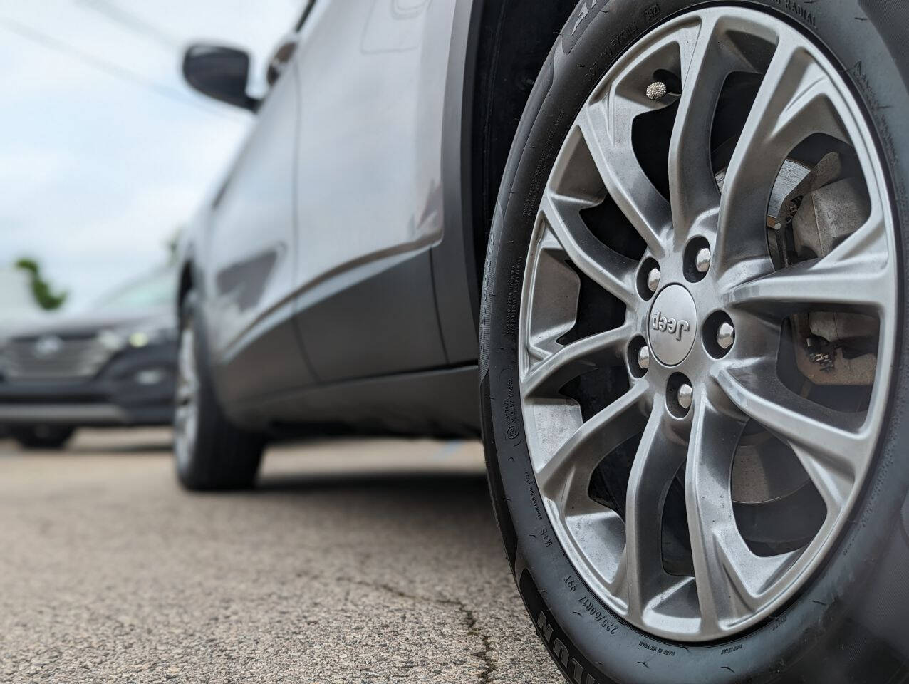 2019 Jeep Cherokee Latitude Plus 4dr SUV