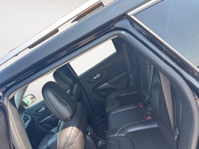 2019 Jeep Cherokee Latitude Plus 4x4 4dr SUV