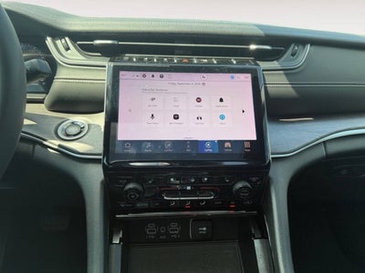 2023 Jeep Grand Cherokee L Limited 4x4 4dr SUV