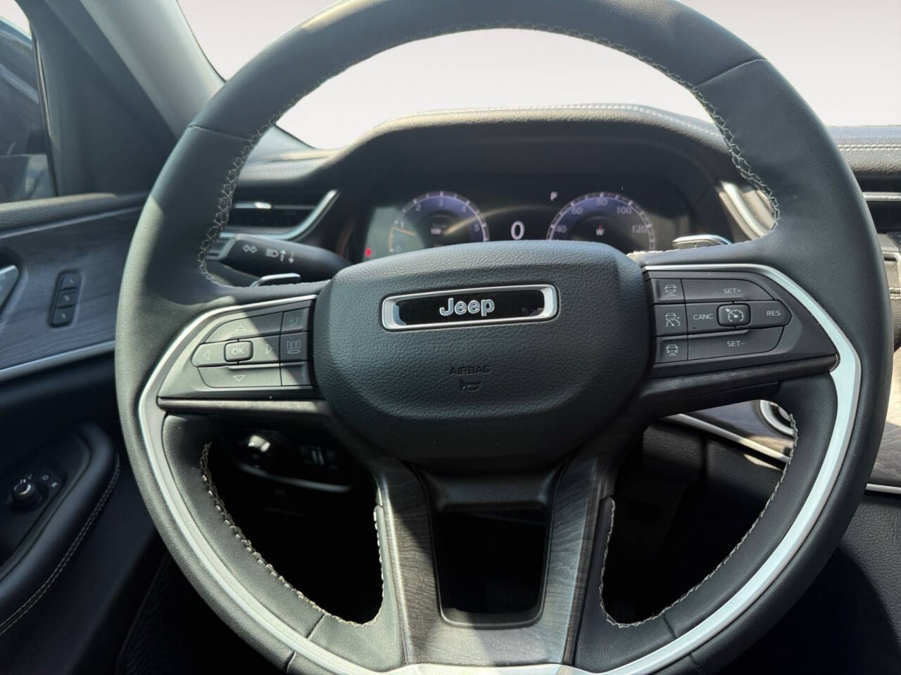2023 Jeep Grand Cherokee L Limited 4x4 4dr SUV