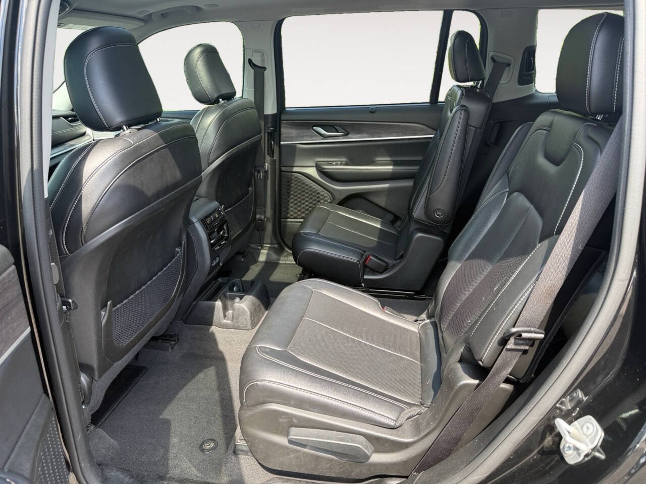 2023 Jeep Grand Cherokee L Limited 4x4 4dr SUV