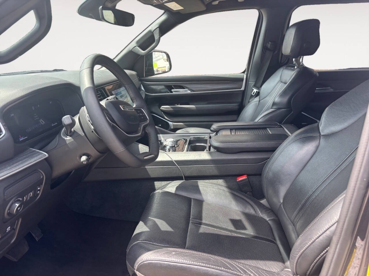 2024 Jeep Wagoneer L Series II 4x4 4dr SUV