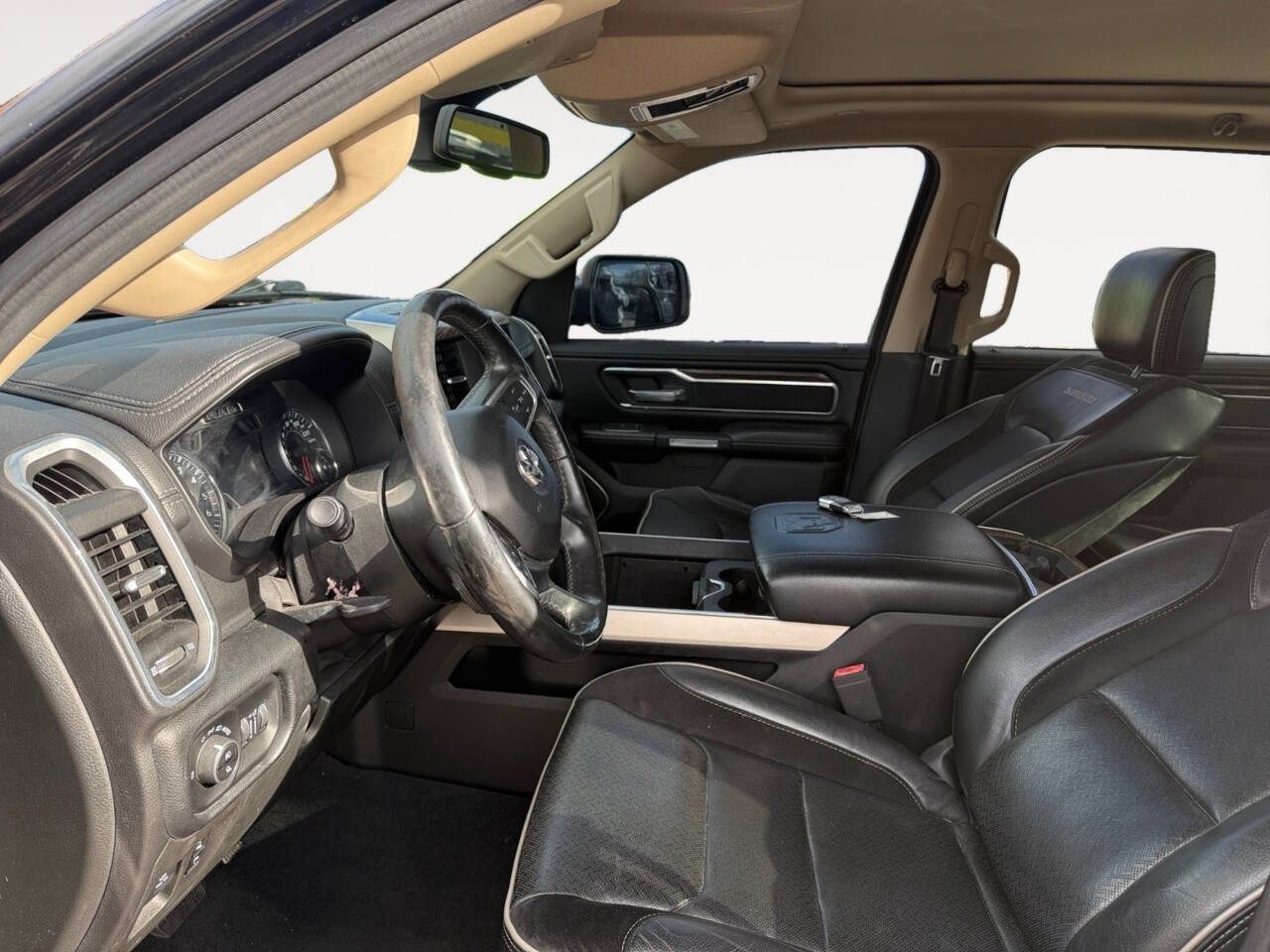 2019 RAM 1500 Laramie 4x4 4dr Crew Cab 5.6 ft. SB Pickup