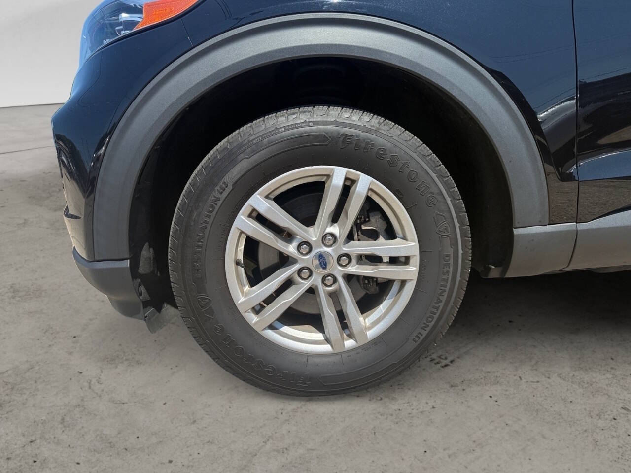 2023 Ford Explorer XLT AWD 4dr SUV