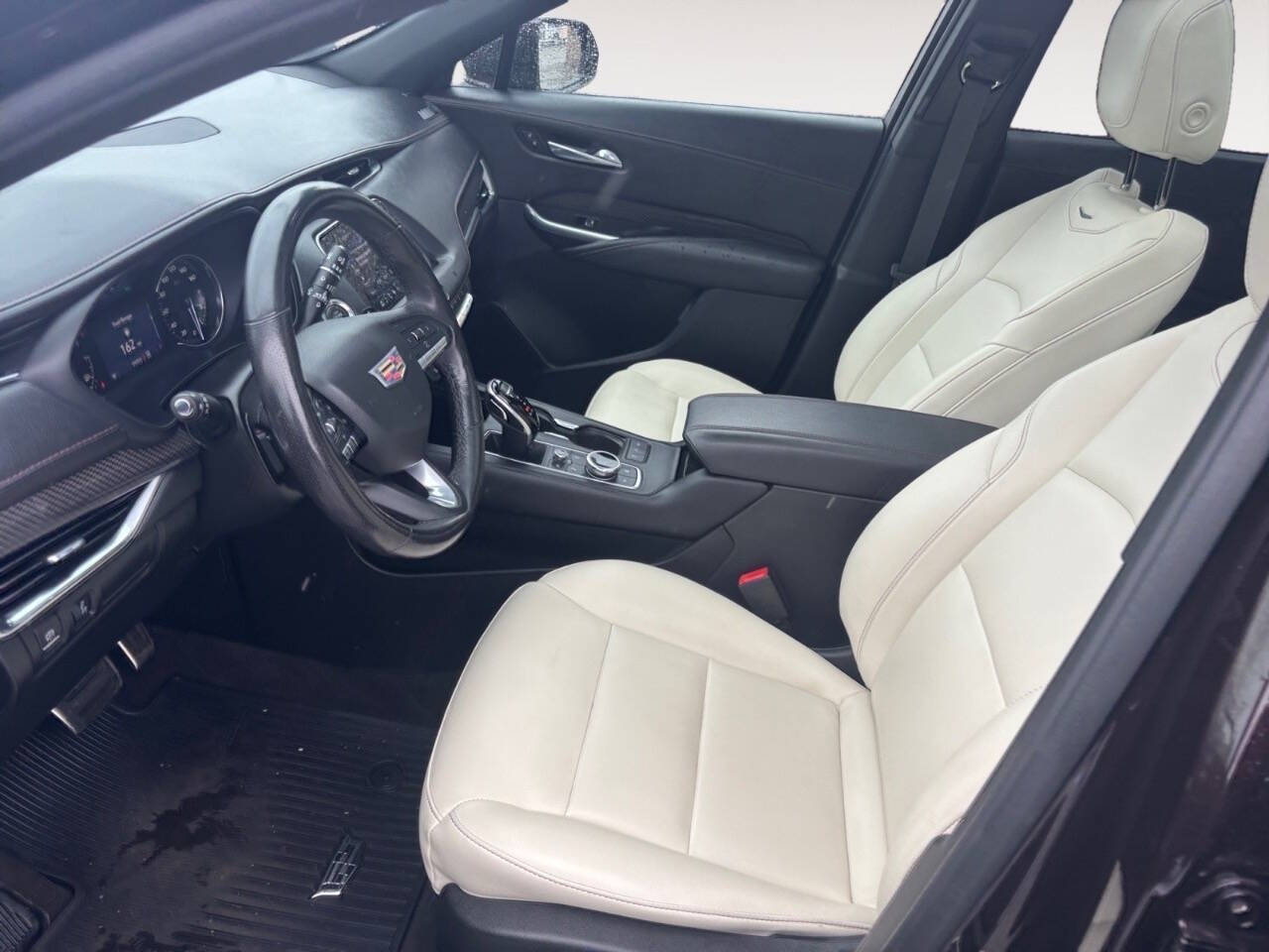 2020 Cadillac XT4 Sport - Photo 9