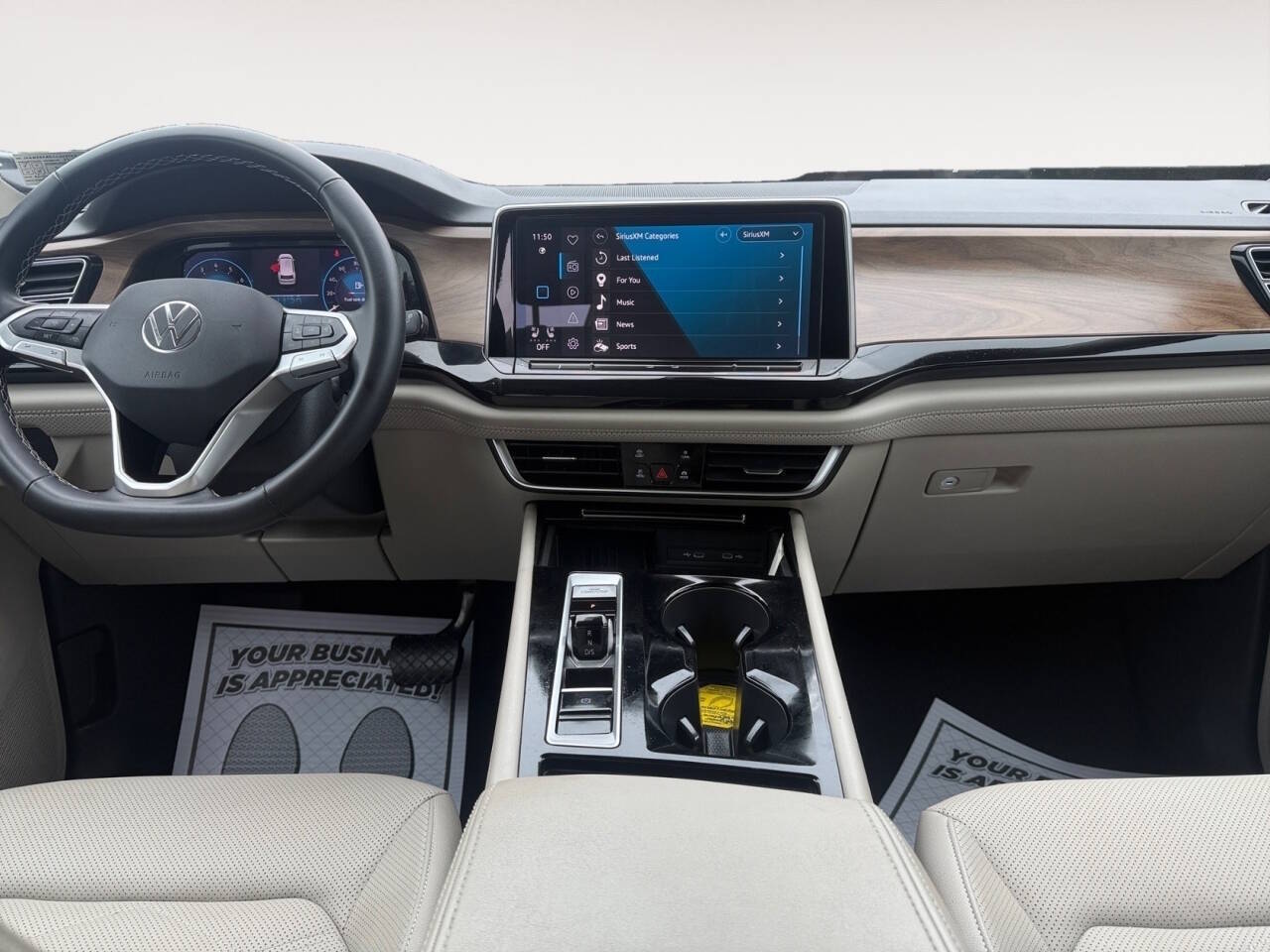2025 Volkswagen Atlas SE 4Motion AWD 4dr SUV w/Technology