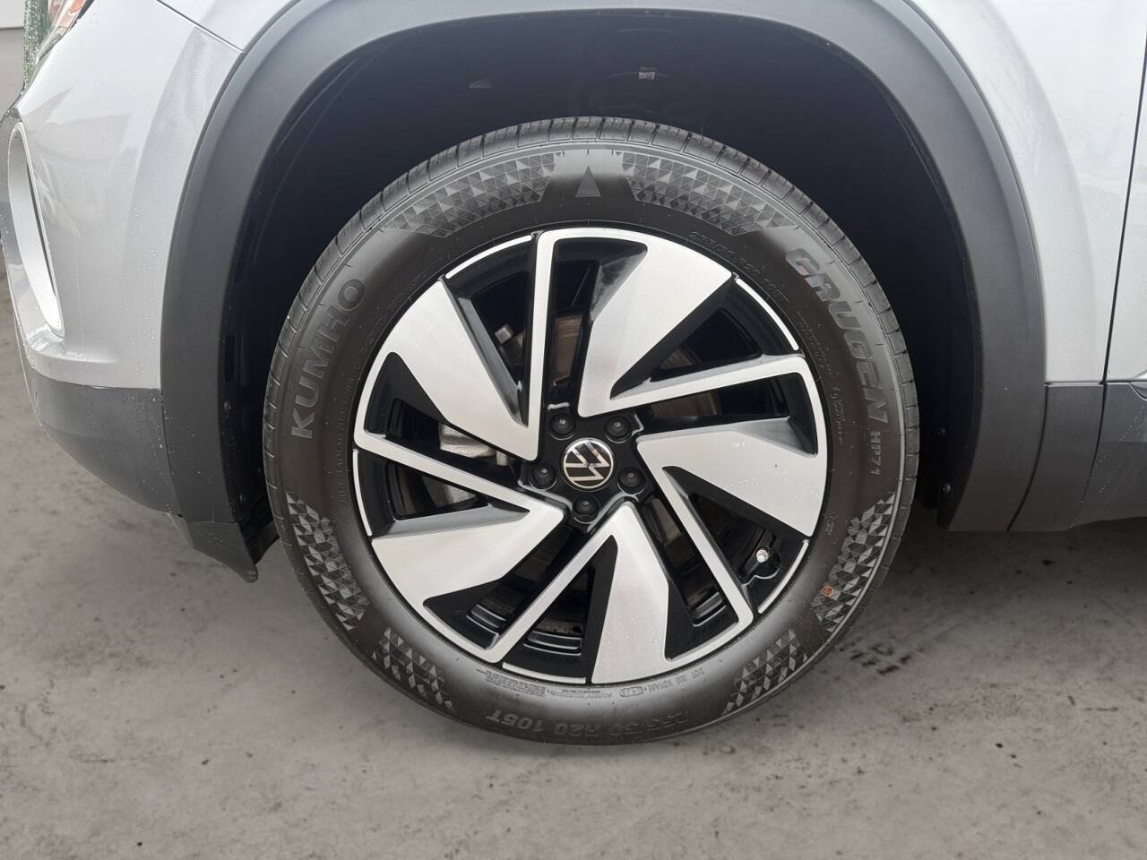 2025 Volkswagen Atlas SE 4Motion AWD 4dr SUV w/Technology