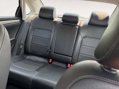 2022 Volkswagen Passat SE 4dr Sedan