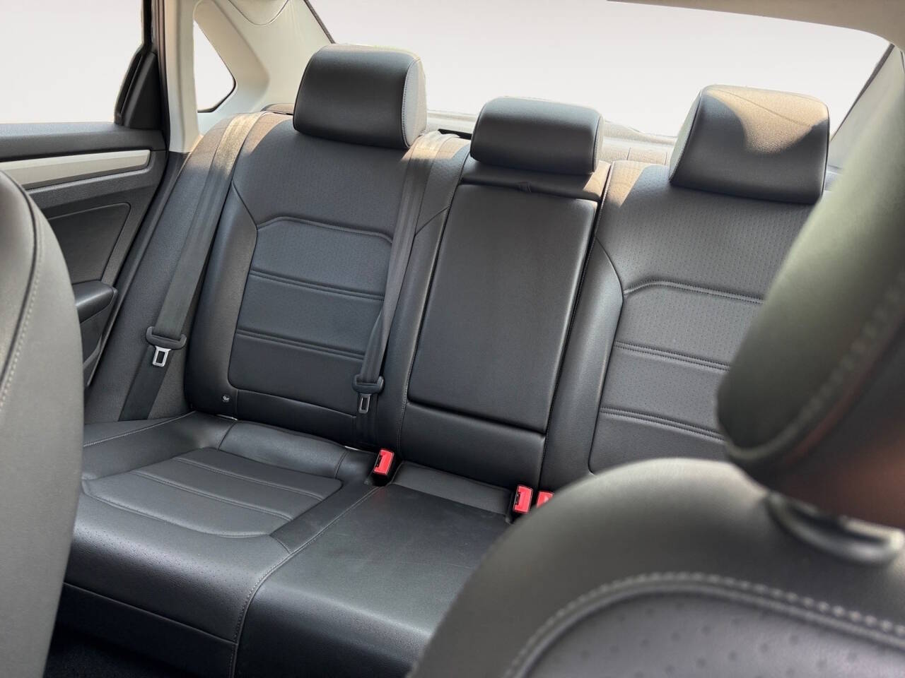 2022 Volkswagen Passat SE 4dr Sedan