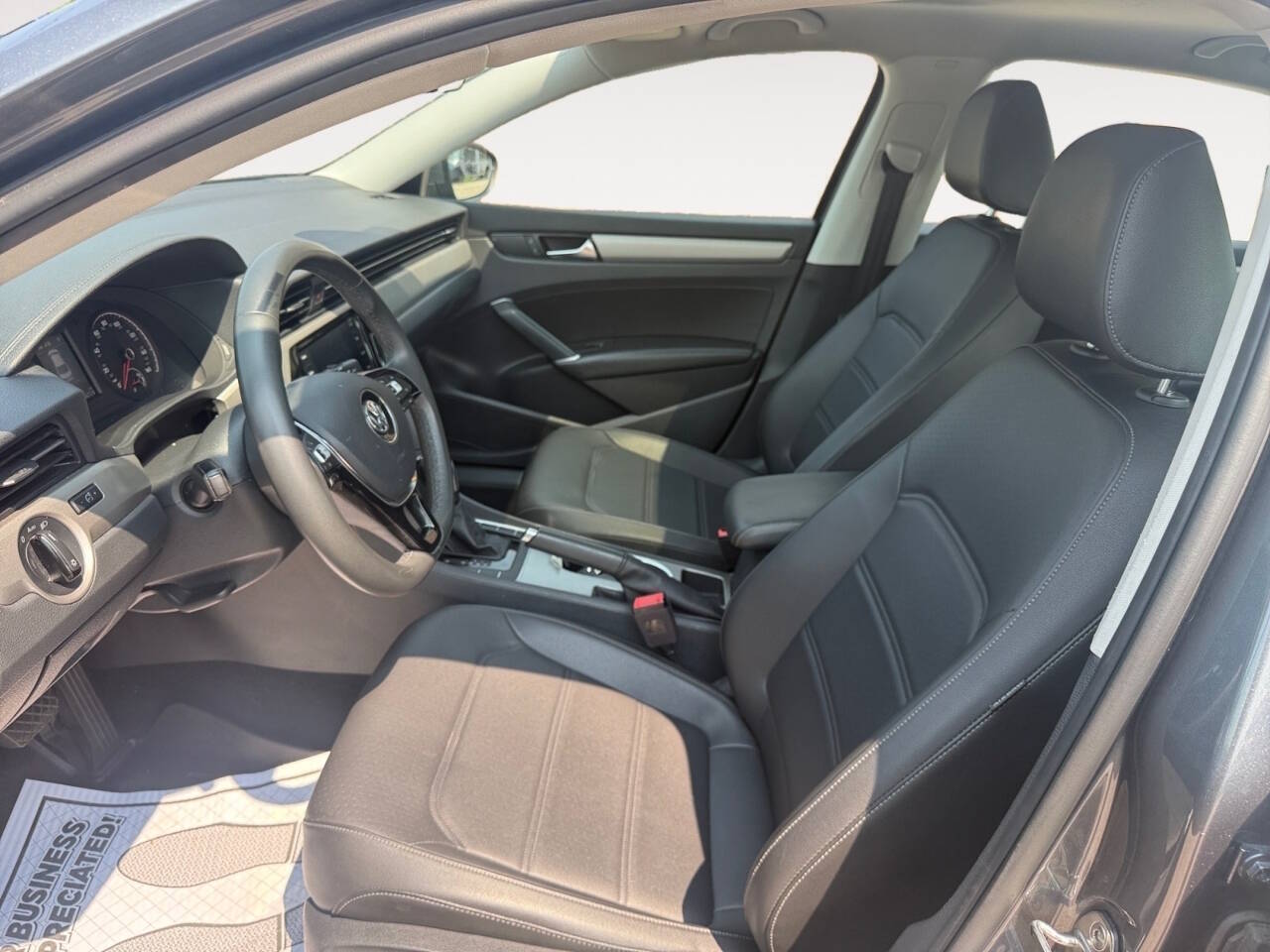 2022 Volkswagen Passat SE 4dr Sedan