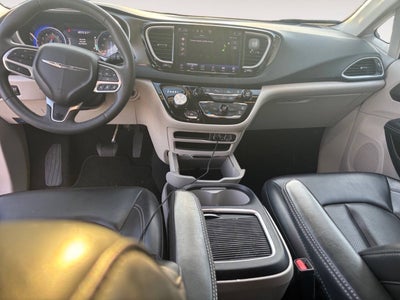 2023 Chrysler Pacifica Touring L 4dr Mini Van