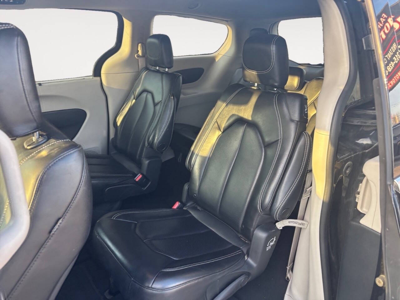 2023 Chrysler Pacifica Touring L 4dr Mini Van