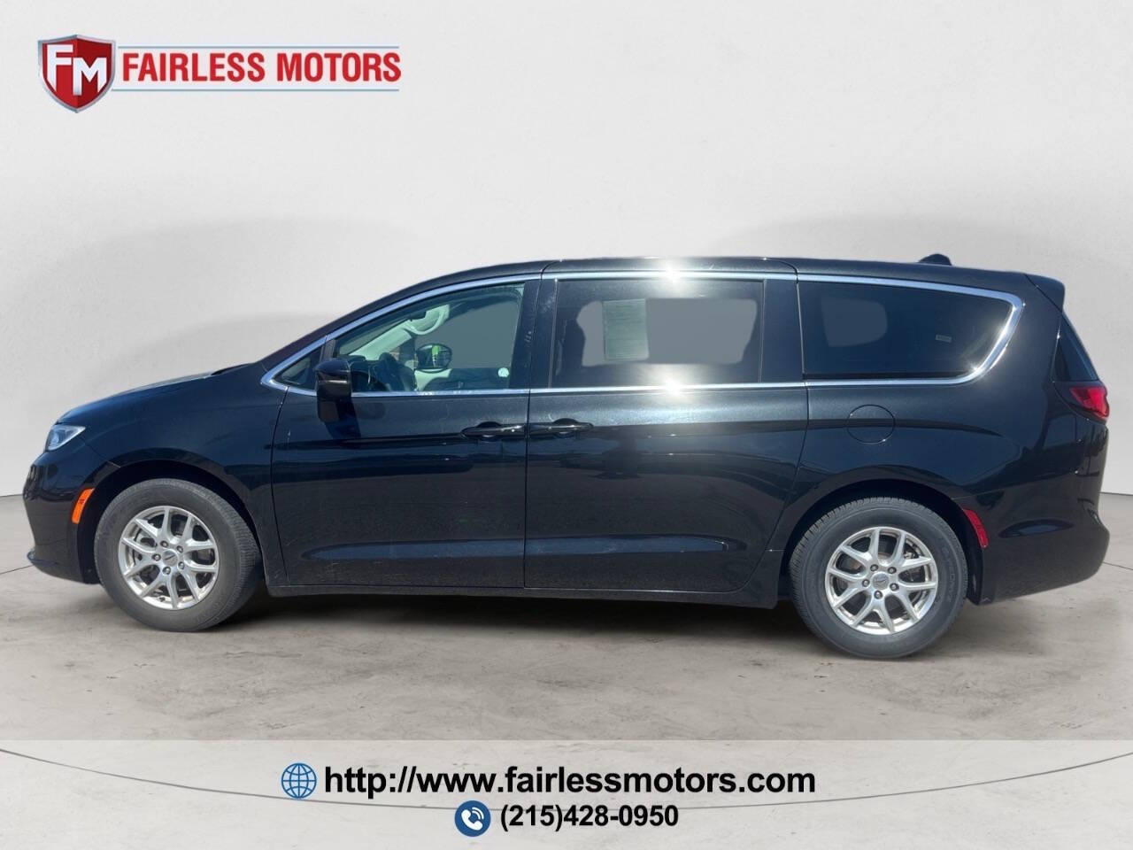 2023 Chrysler Pacifica Touring L 4dr Mini Van