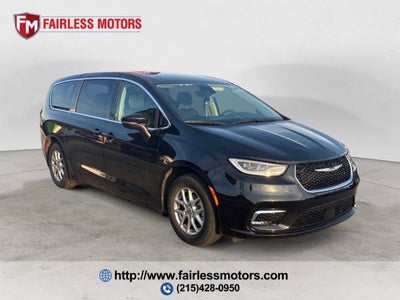 2023 Chrysler Pacifica Touring L 4dr Mini Van