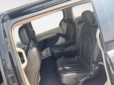 2023 Chrysler Pacifica Touring L 4dr Mini Van