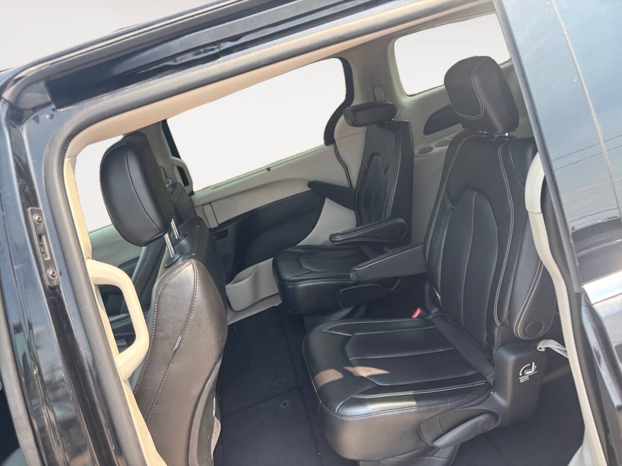 2023 Chrysler Pacifica Touring L 4dr Mini Van