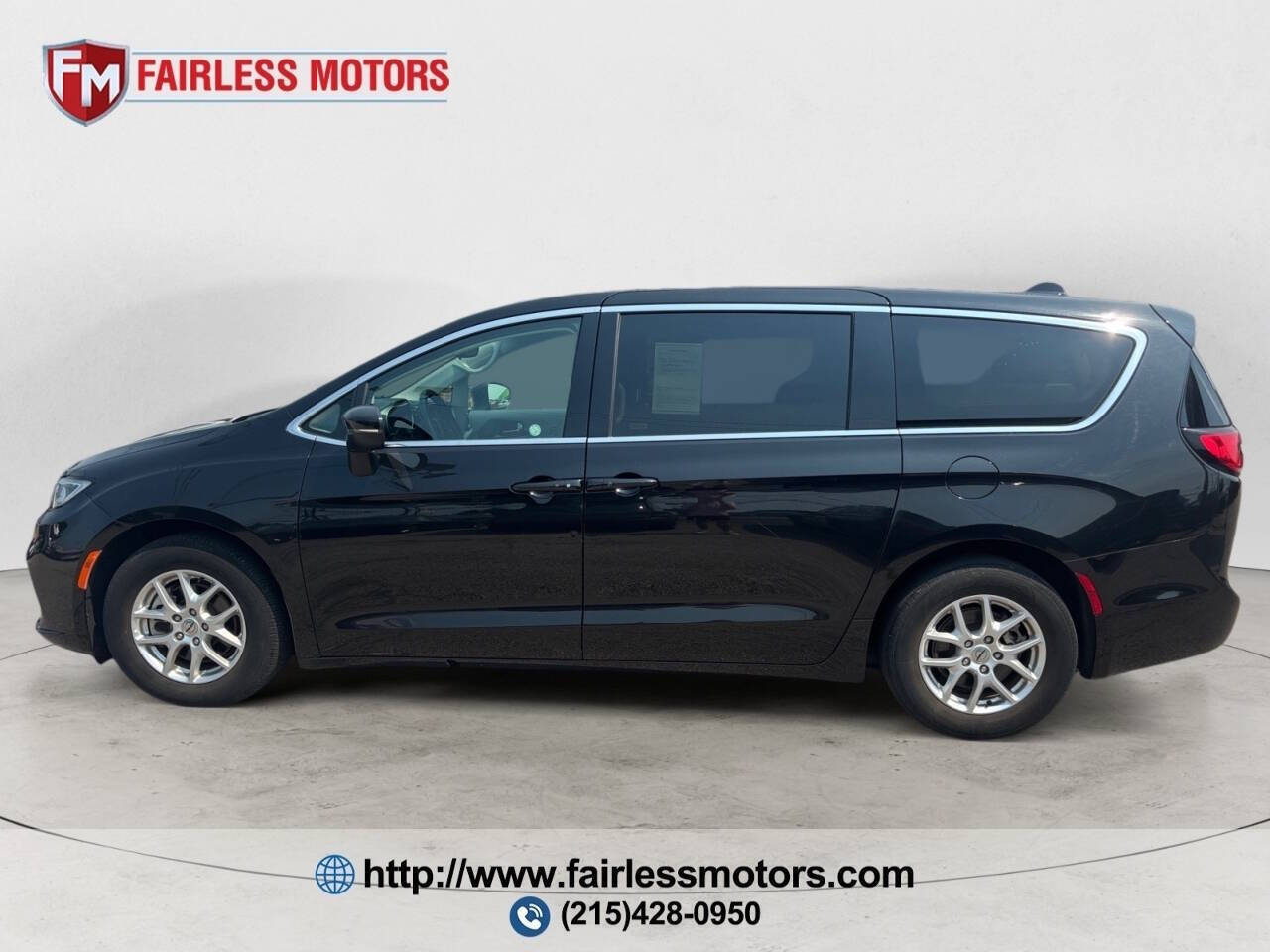 2023 Chrysler Pacifica Touring L 4dr Mini Van