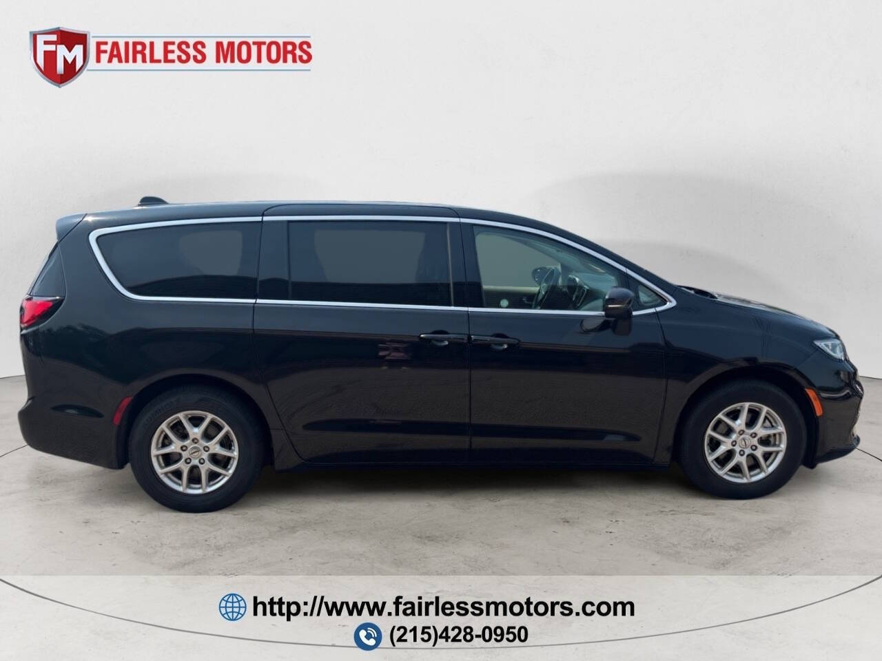 2023 Chrysler Pacifica Touring L 4dr Mini Van
