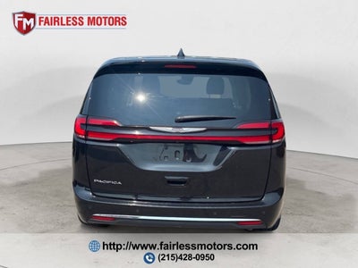 2023 Chrysler Pacifica Touring L 4dr Mini Van