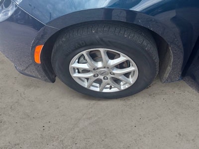 2023 Chrysler Pacifica Touring L 4dr Mini Van