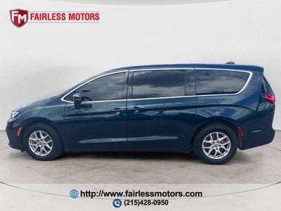 2023 Chrysler Pacifica Touring L 4dr Mini Van