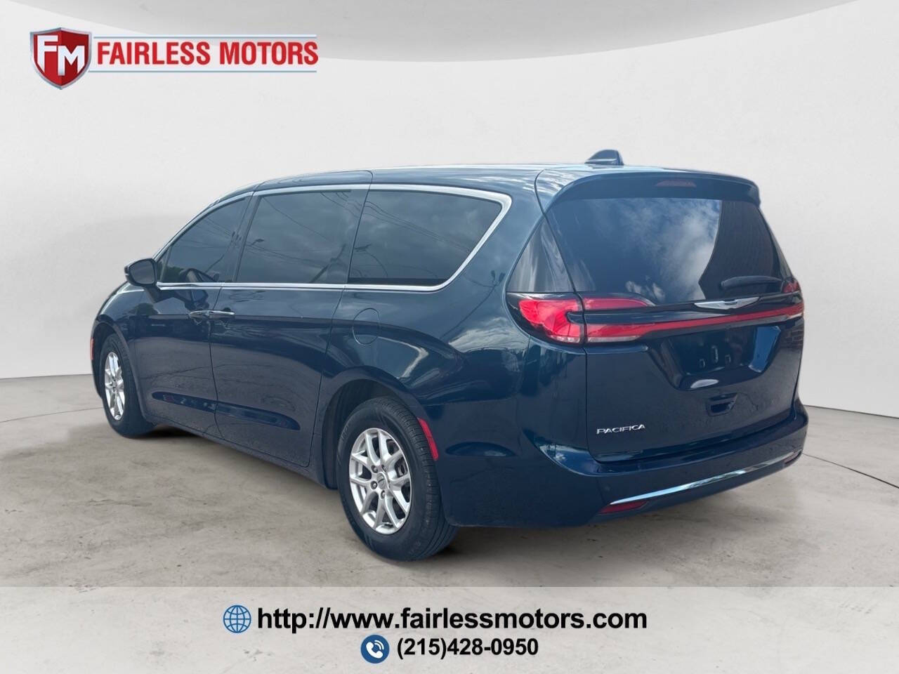 2023 Chrysler Pacifica Touring L 4dr Mini Van
