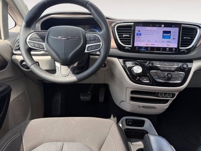 2022 Chrysler Voyager LX 4dr Mini Van