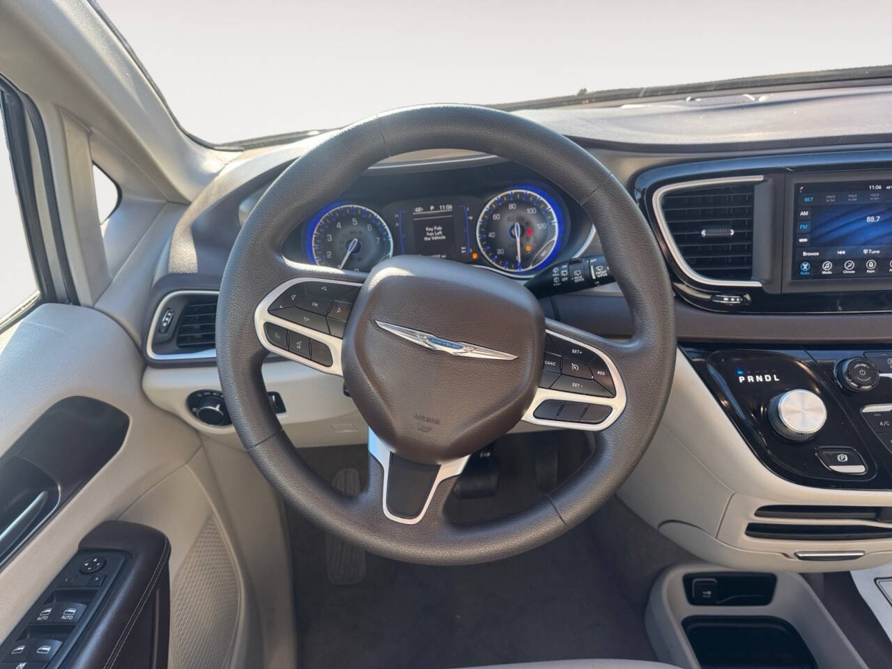 2021 Chrysler Voyager LX 4dr Mini Van