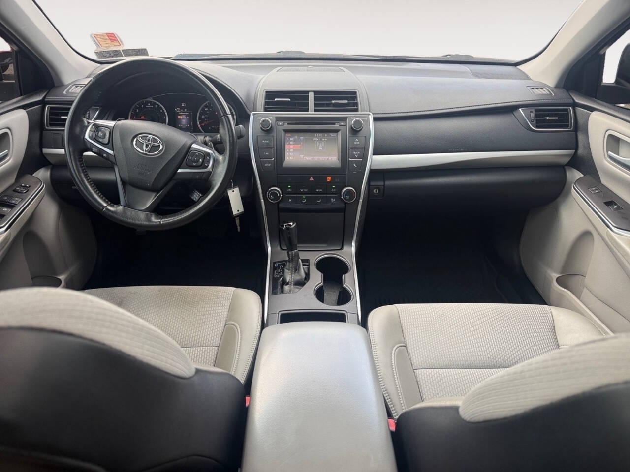 2016 Toyota Camry SE 4dr Sedan