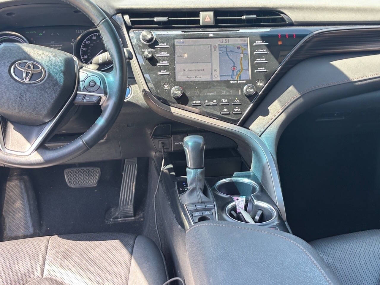 2020 Toyota Camry Hybrid XLE 4dr Sedan