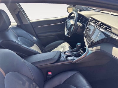 2020 Toyota Camry Hybrid XLE 4dr Sedan