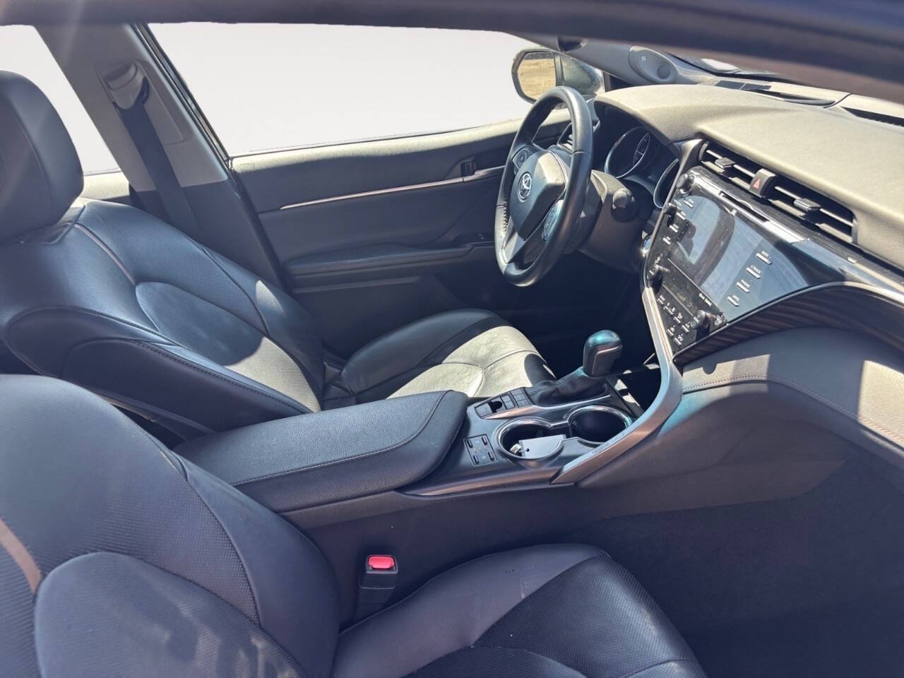 2020 Toyota Camry Hybrid XLE 4dr Sedan