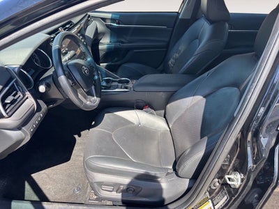 2020 Toyota Camry Hybrid XLE 4dr Sedan