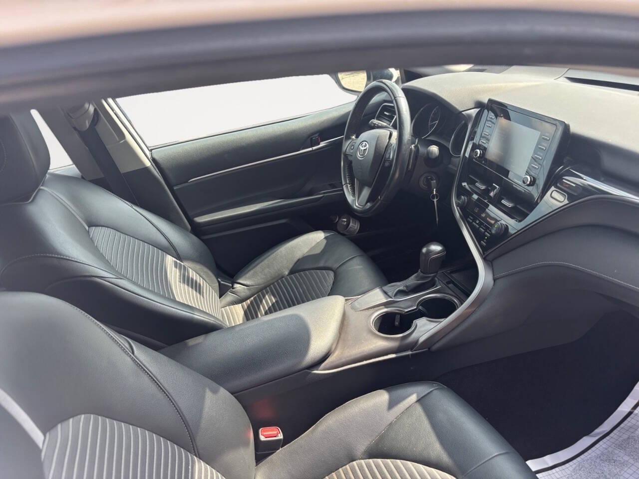 2021 Toyota Camry SE 4dr Sedan