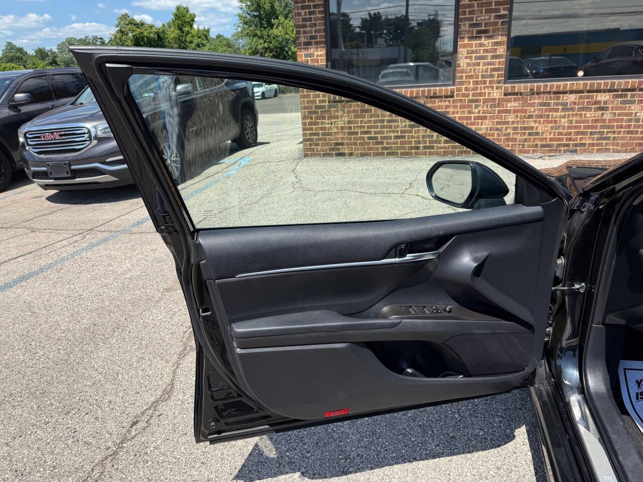 2023 Toyota Camry SE AWD 4dr Sedan