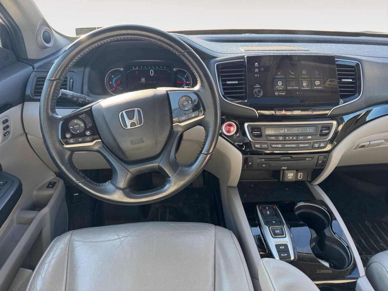 2019 Honda Pilot Touring w/Rear Captain's Chairs AWD 4dr SUV