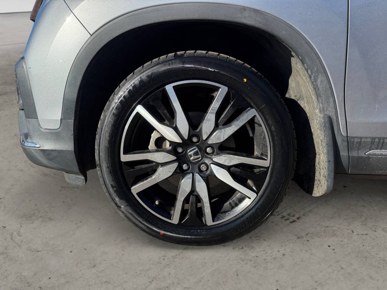 2019 Honda Pilot Touring w/Rear Captain's Chairs AWD 4dr SUV