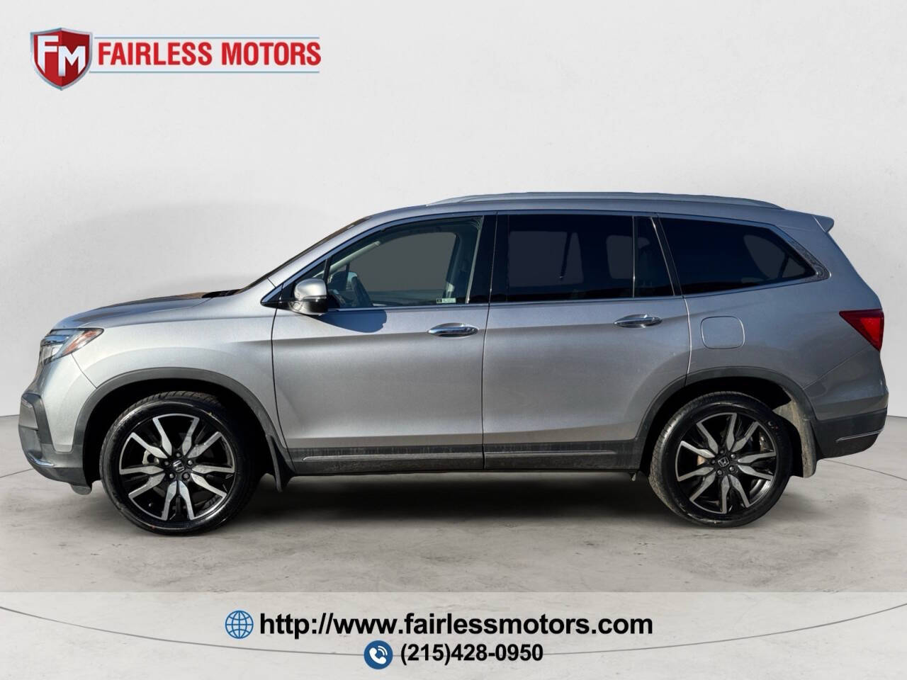 2019 Honda Pilot Touring w/Rear Captain's Chairs AWD 4dr SUV