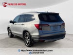 2019 Honda Pilot Touring w/Rear Captain's Chairs AWD 4dr SUV