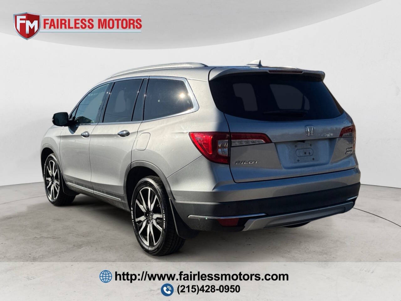 2019 Honda Pilot Touring w/Rear Captain's Chairs AWD 4dr SUV