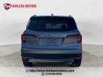 2019 Honda Pilot Touring w/Rear Captain's Chairs AWD 4dr SUV