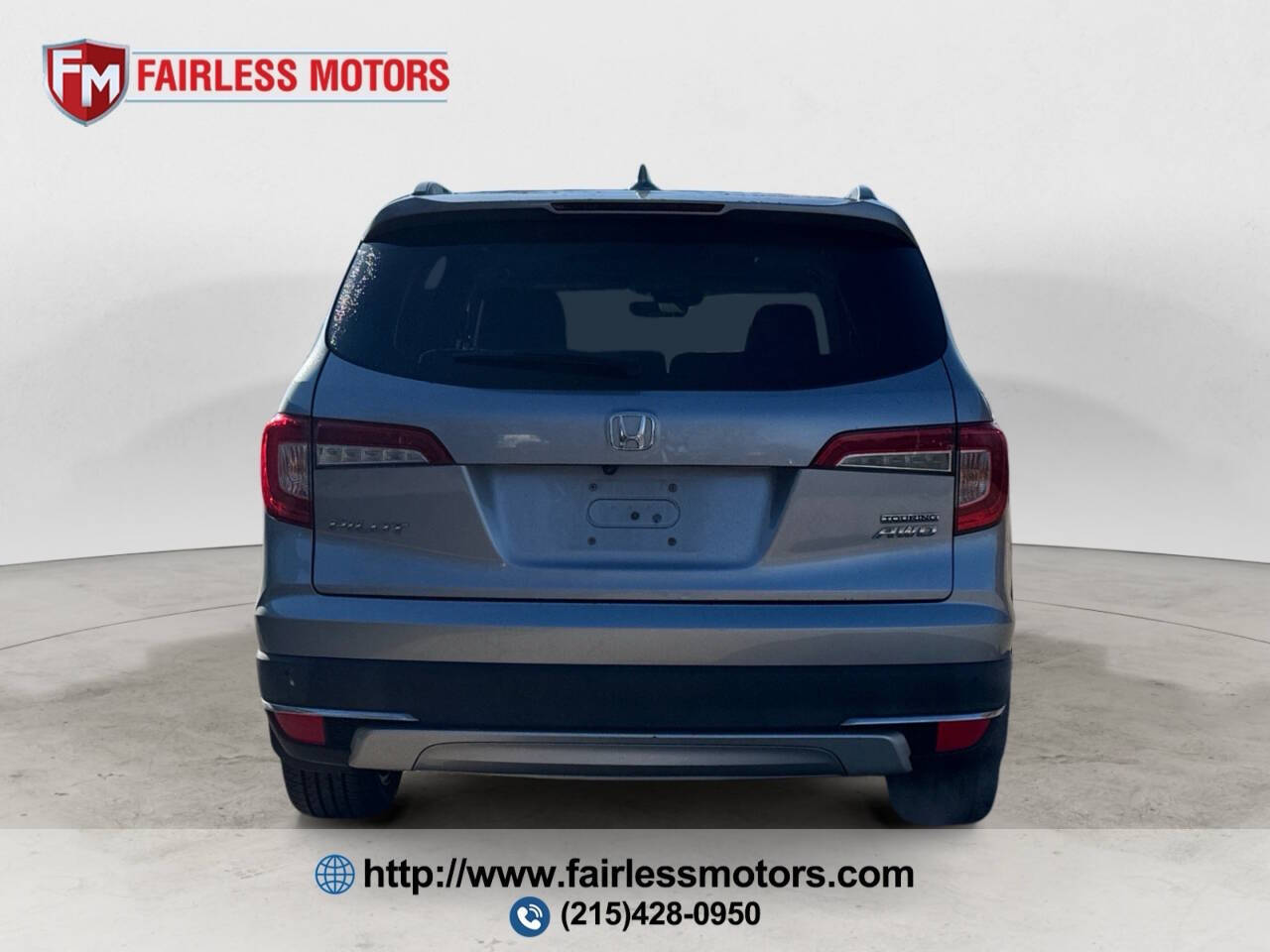 2019 Honda Pilot Touring w/Rear Captain's Chairs AWD 4dr SUV