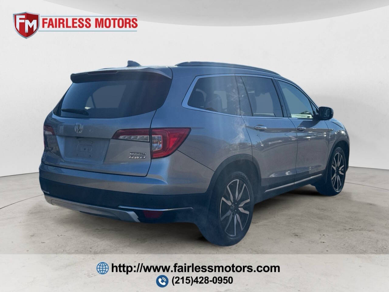 2019 Honda Pilot Touring w/Rear Captain's Chairs AWD 4dr SUV