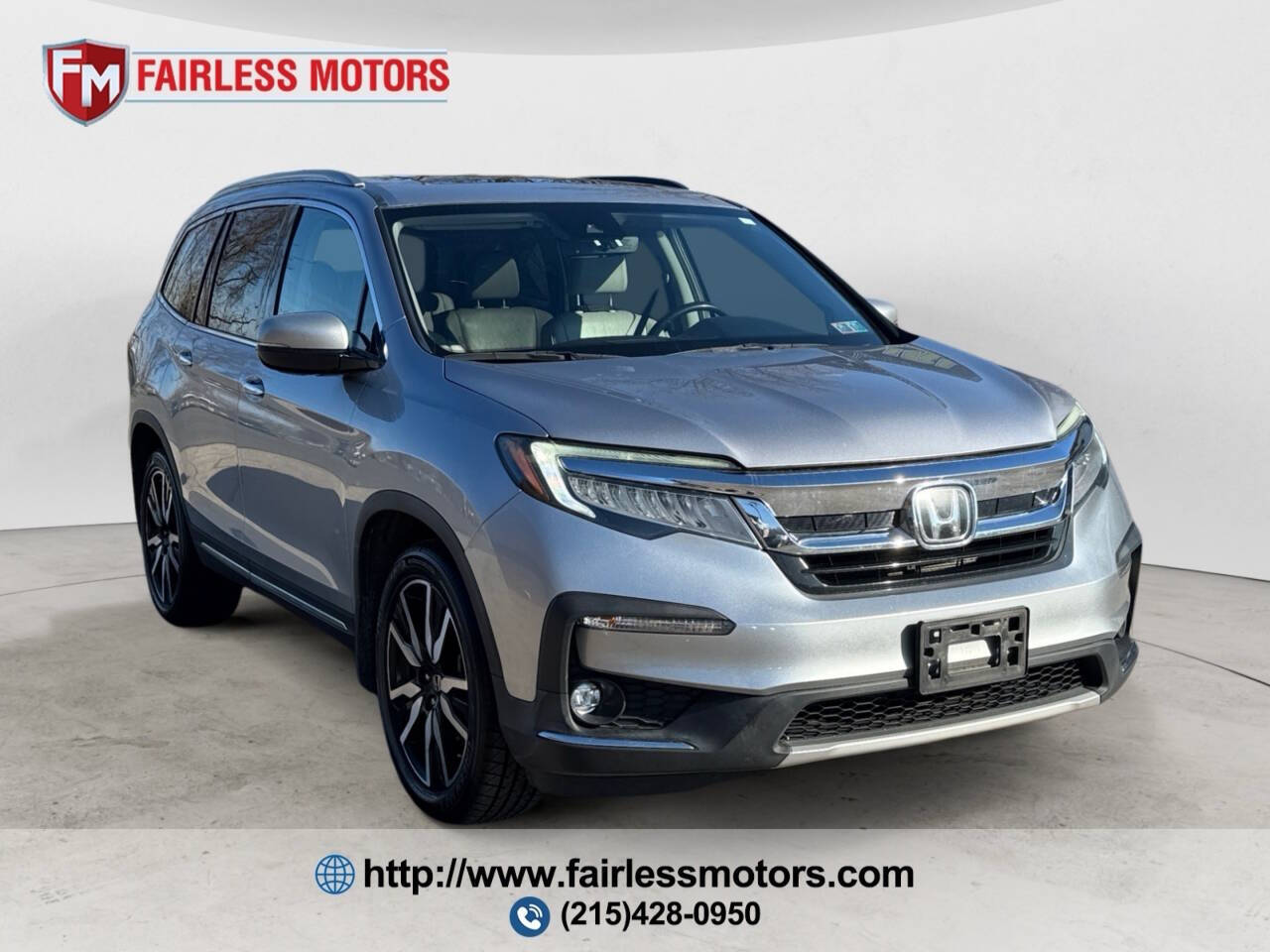 2019 Honda Pilot Touring w/Rear Captain's Chairs AWD 4dr SUV