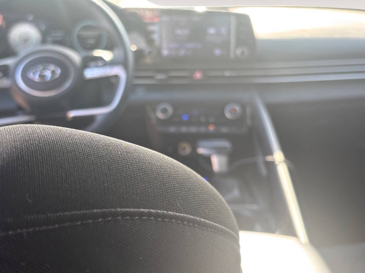 2022 Hyundai Elantra SEL 4dr Sedan