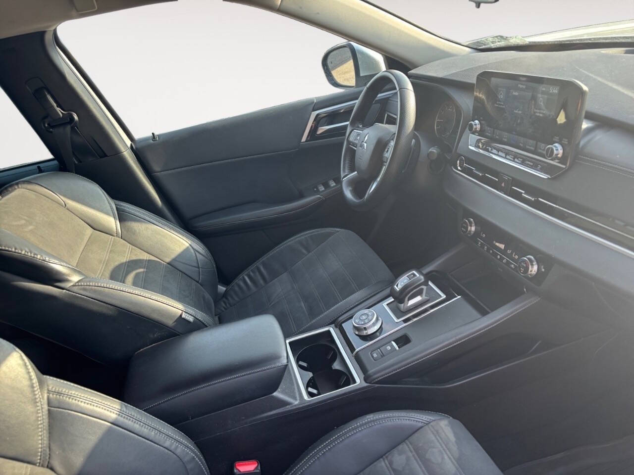 2023 Mitsubishi Outlander SE AWD 4dr SUV